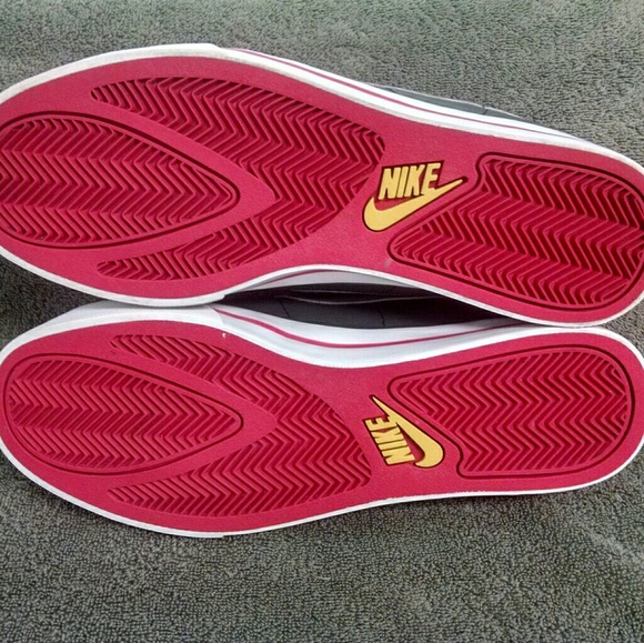 Nike BRS Sneakers - Picture 6 of 6